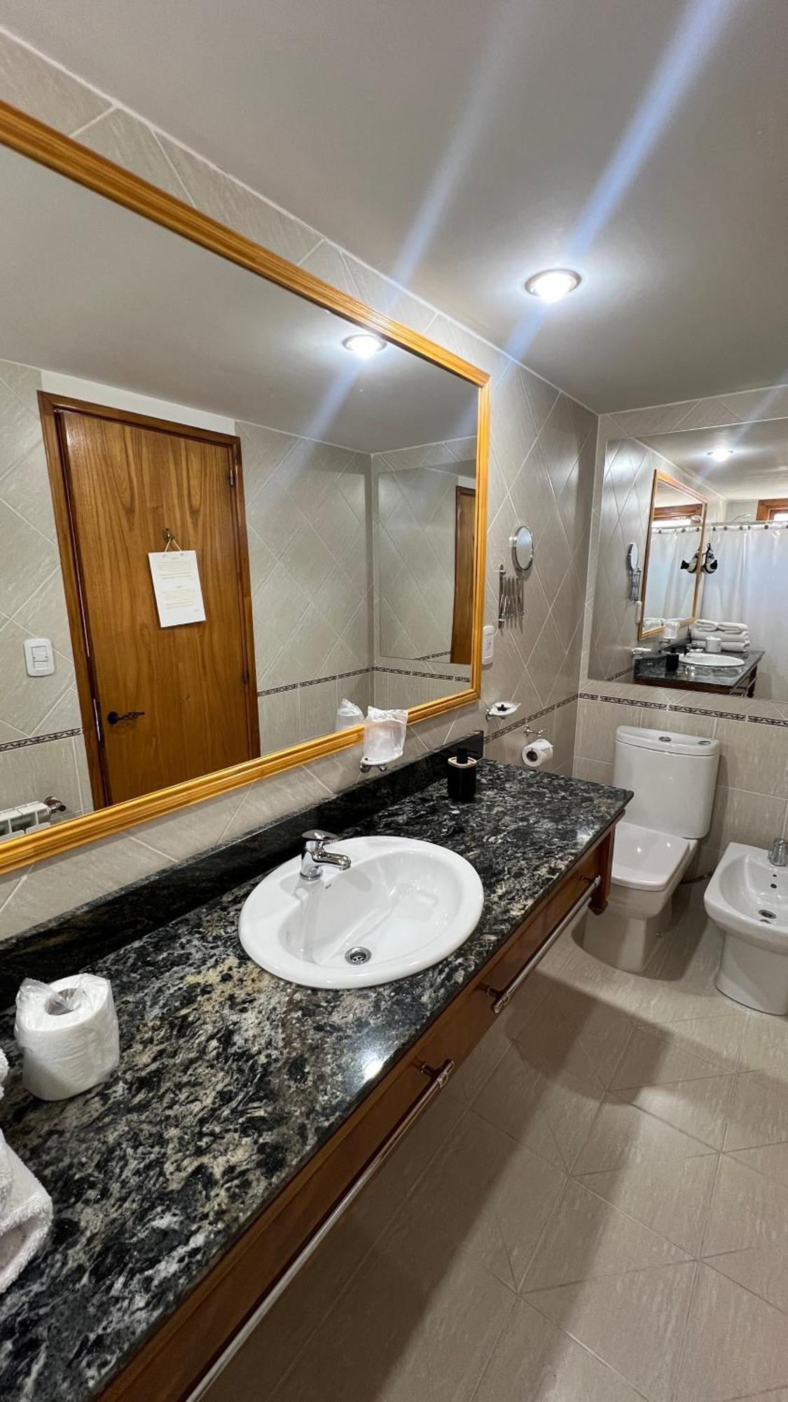 Hotel Y Cabanas Casa De Piedra Trevelín 외부 사진